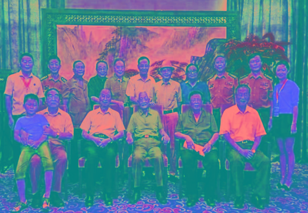 安徽省委原書記盧榮景、原省長孟富林、原南京軍區(qū)政委方祖岐上將合影留念